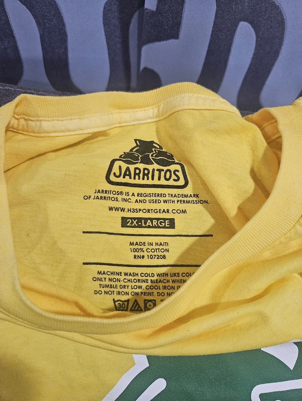 Yellow Jarritos t-shirt, Size XXL - Picture 2 of 2